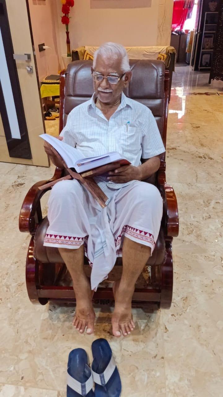 Sheesham Wood Antique Rocking Chair