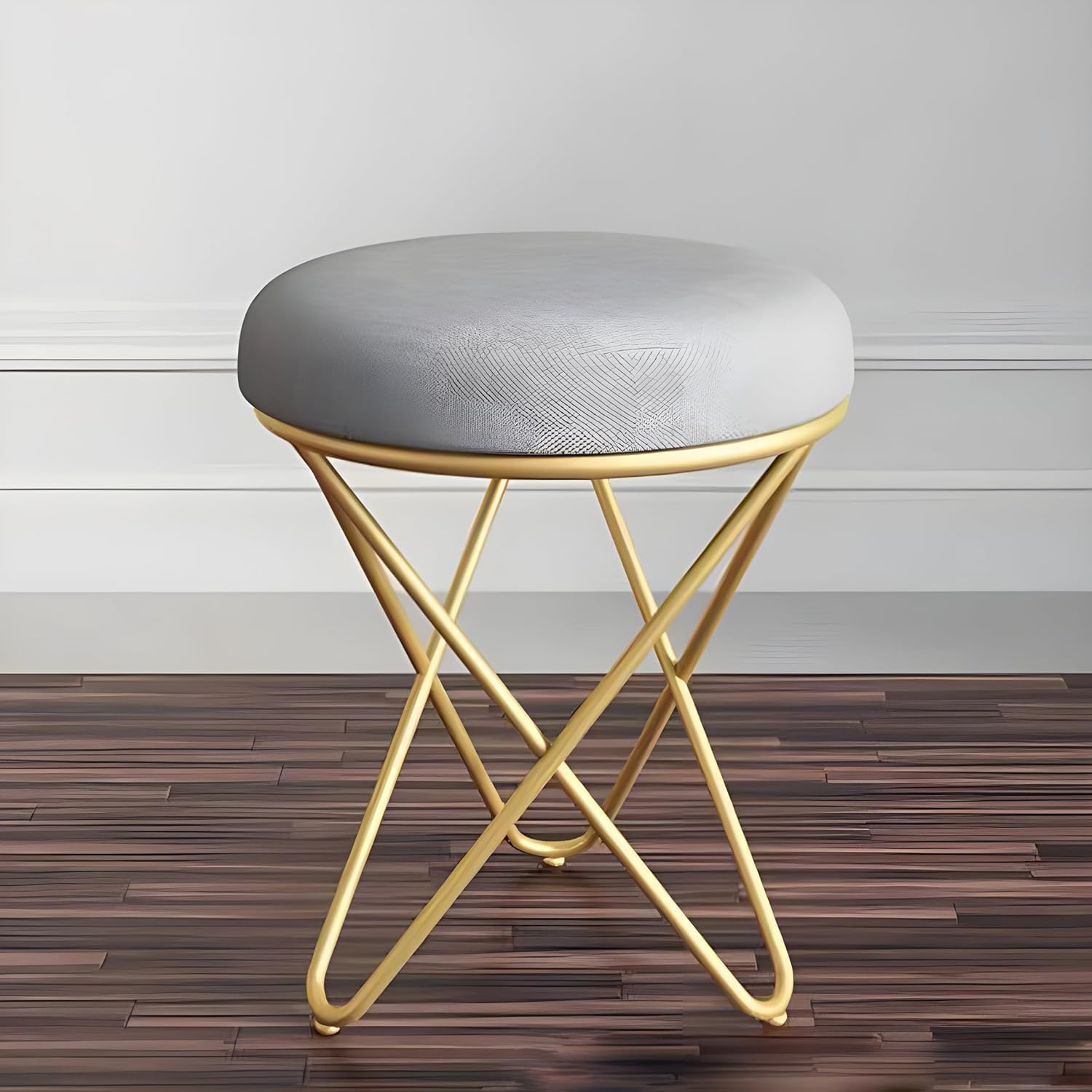 Metal Sitting Stool – Compact Comfort, Stylish Function!