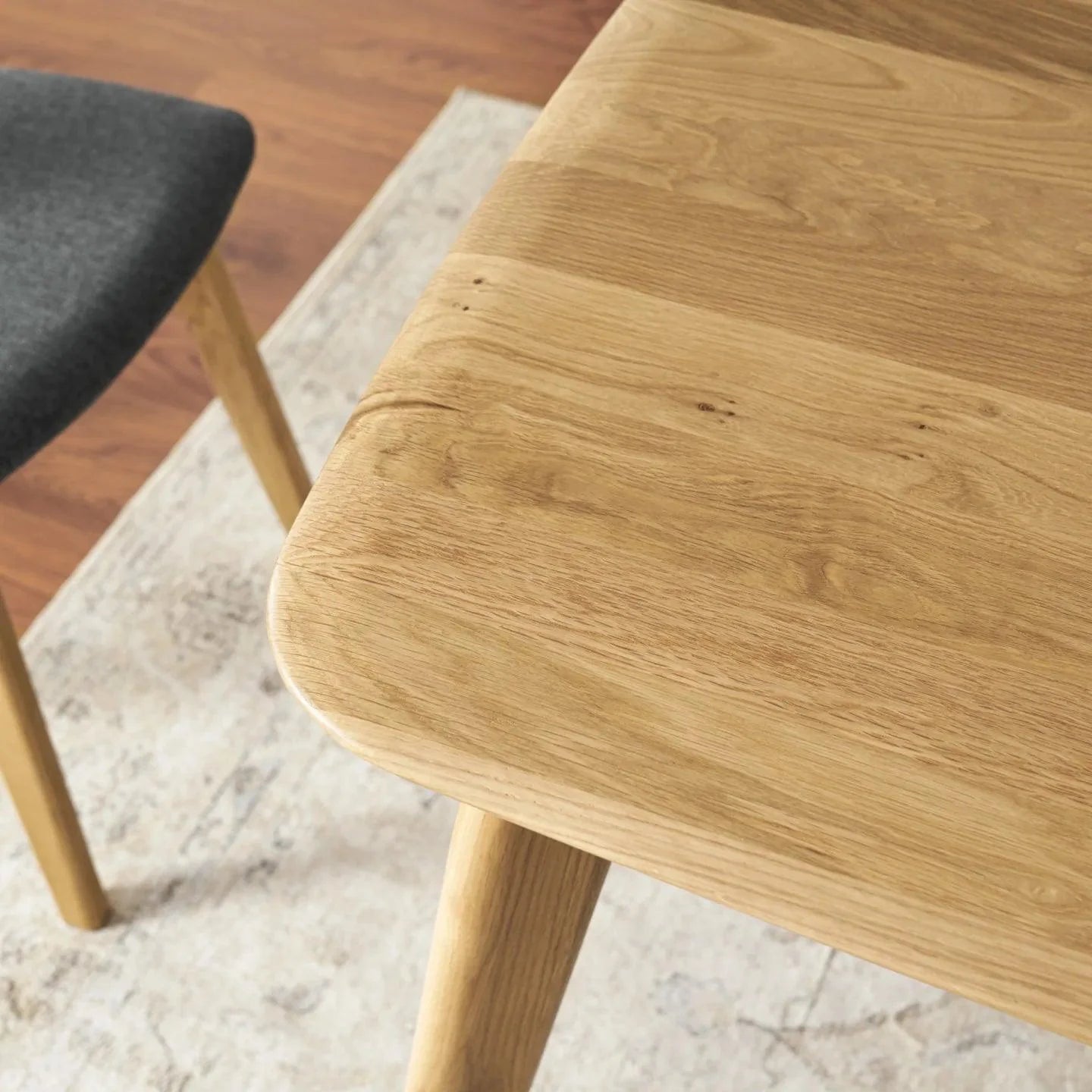 Vincent Solid Oak Dining Table – Modern Curved Edge Design for Contemporary Spaces